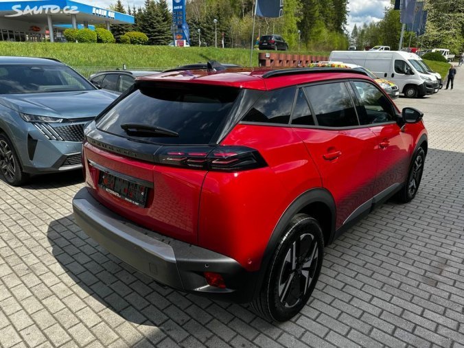 Peugeot 2008, Peugeot 2008 ALLURE PureTech 100 S&S MAN6, barva červená