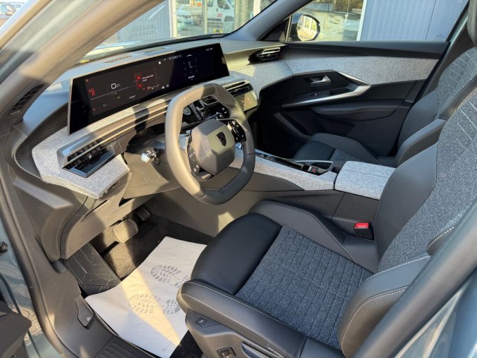 Peugeot 5008, Peugeot 5008 ALLURE Hybrid 145 e-DCS6 5míst, barva modrá