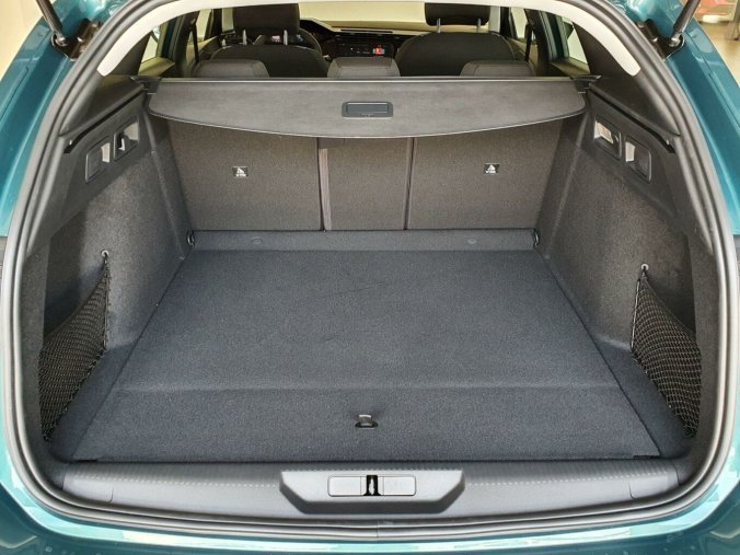Peugeot 308, Peugeot 308 SW STYLE BlueHDi 130 S&S EAT8, barva modrá
