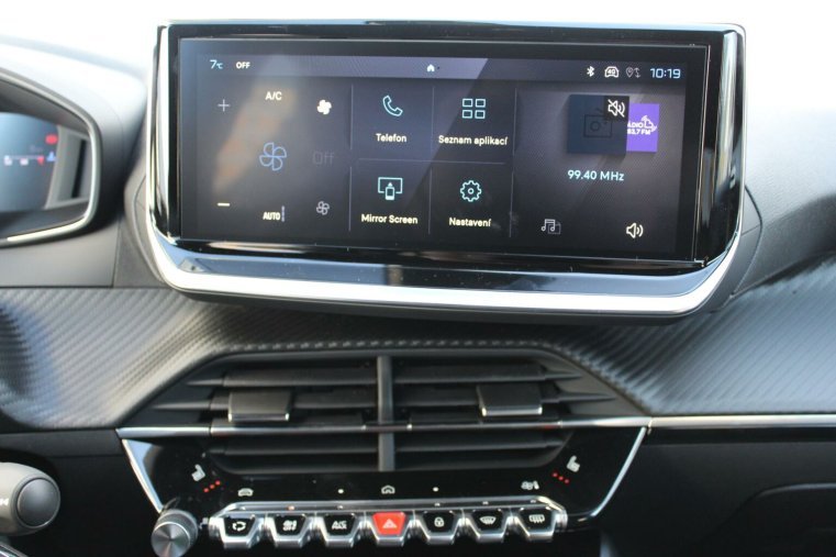 Peugeot 2008, Peugeot 2008 ALLURE Hybrid 145 e-DCS6, barva šedá