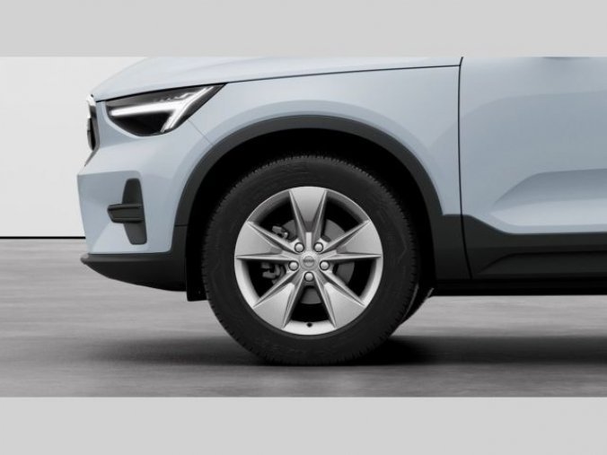 Volvo XC40, T2 1.5L 129 HP AT8 FWD ESSENTI, barva šedá