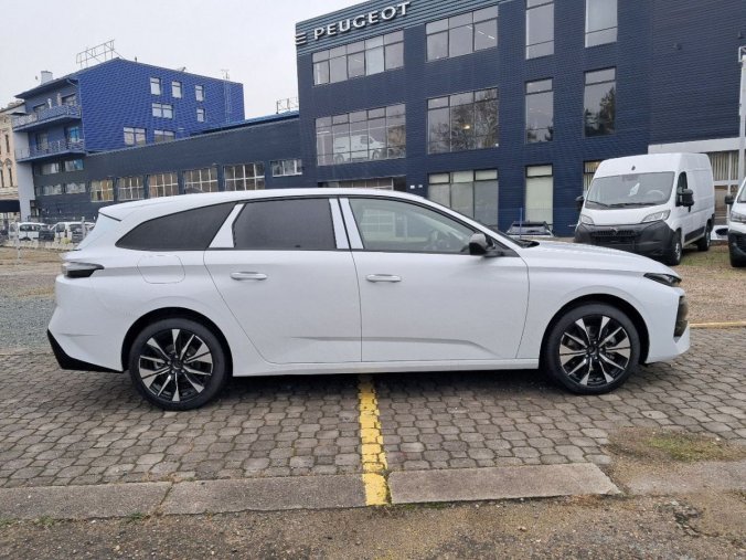 Peugeot 308, Peugeot 308 SW ALLURE Hybrid 145 e-DCS6, barva bílá