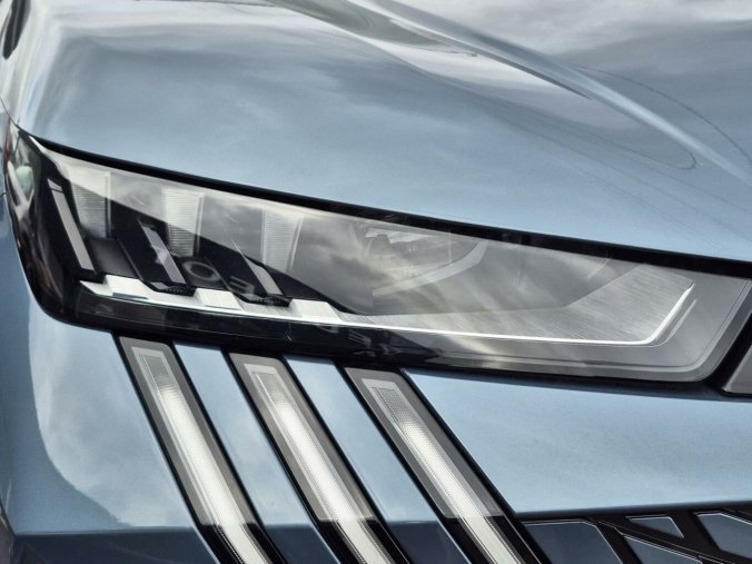 Peugeot 5008, Peugeot 5008 GT Hybrid 136 e-DCS6, barva modrá