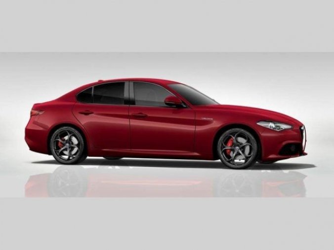 Alfa Romeo Giulia, 2,0 Turbo 280 k AT8 AWD VELOCE, barva červená