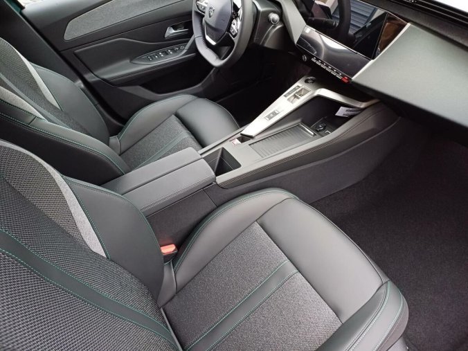 Peugeot 308, Peugeot 308 SW Allure PureTech 7LET ZÁRUKA, barva modrá