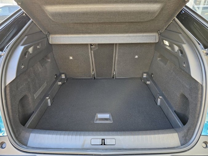 Peugeot 3008, Peugeot 3008 GT Hybrid 145 e-DCS6, barva modrá