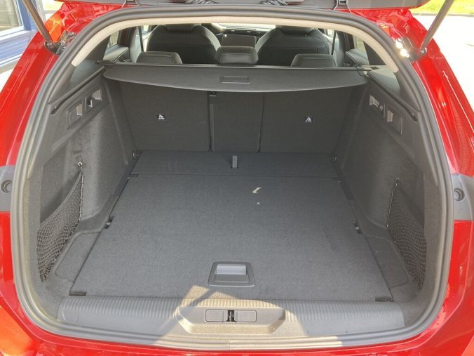 Peugeot 308, Peugeot 308 SW ALLURE PureTech 130 S&S EAT8, barva červená