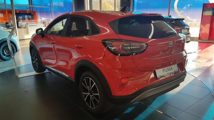 Ford Puma, SUV, Titanium SUV 1,0 EcoBoost (mHEV) 92 kW / 125 k, barva červená