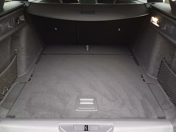 Peugeot 308, Peugeot 308 SW Allure PureTech 7LET ZÁRUKA, barva modrá