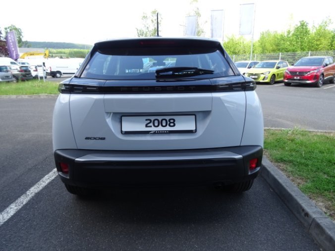 Peugeot 2008, ACTIVE PureTech 100 S&S MAN6, barva bílá