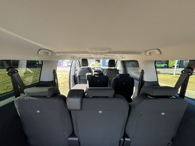 Peugeot Traveller, Peugeot Traveller Active Long 2.0 BlueHDi 180 S&S EAT8, barva šedá