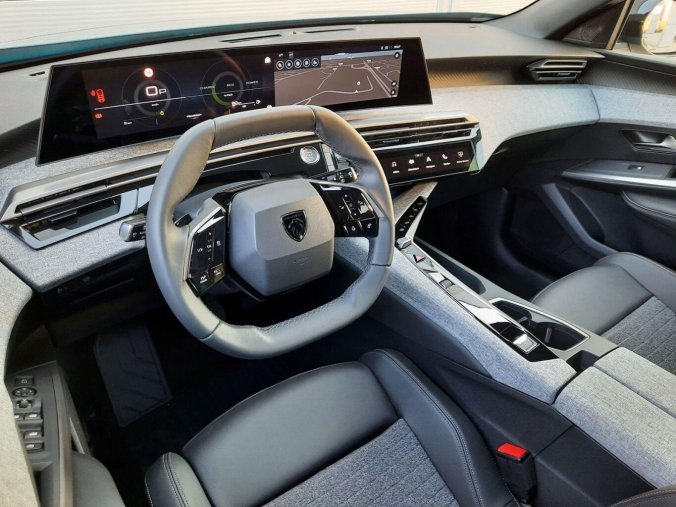 Peugeot 5008, Peugeot 5008 5008 ALLURE Hybrid 145 e-DCS6, barva bílá