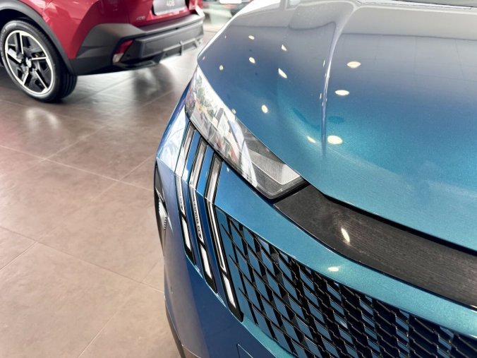 Peugeot 3008, Peugeot 3008 GT, Elektro, e-dojezd 520km, barva modrá