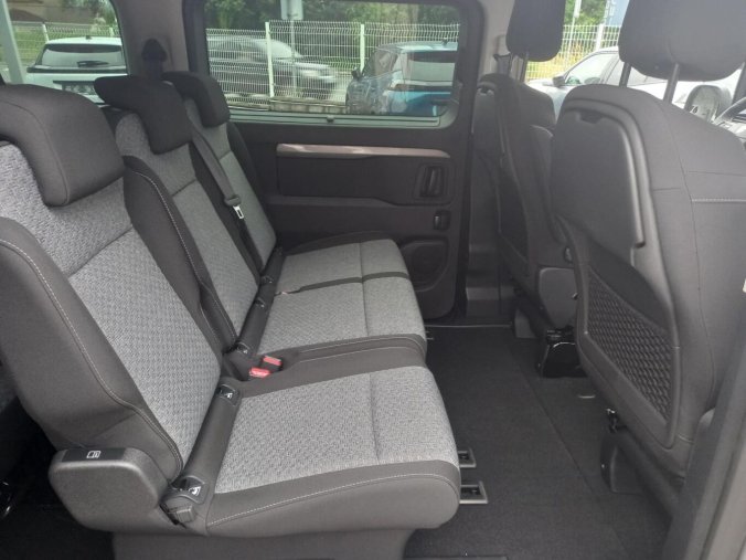 Peugeot Traveller, Peugeot Traveller Active L3 2.2 BlueHDi 150 man, barva šedá