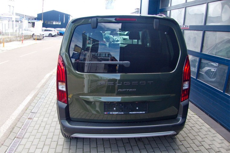 Peugeot Rifter, Peugeot Rifter GT BlueHDi 130 S&S EAT8, barva zelená