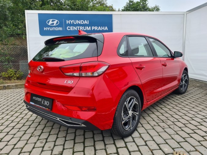 Hyundai i30, 1,0 T-GDI 88 kW MT, barva červená