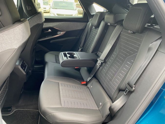Peugeot 3008, Peugeot 3008 GT Hybrid 145k - CELOROČNÍ PNEU - 0462, barva modrá