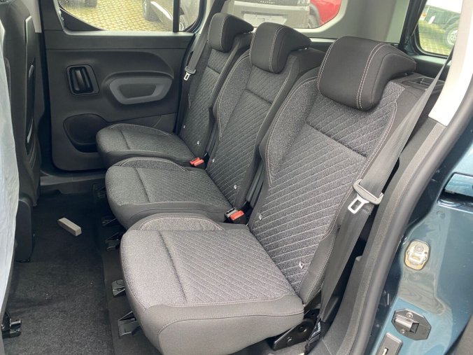 Peugeot Rifter, Peugeot Rifter LONG ALLURE  BlueHDi 130 MAN6 - 8612, barva modrá