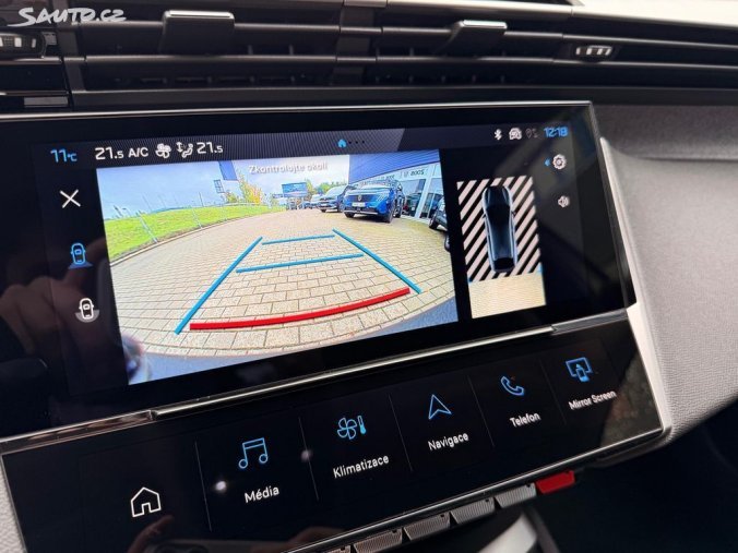 Peugeot 408, Peugeot 408 ALLURE Hybrid 145 e-DCS6, barva bílá