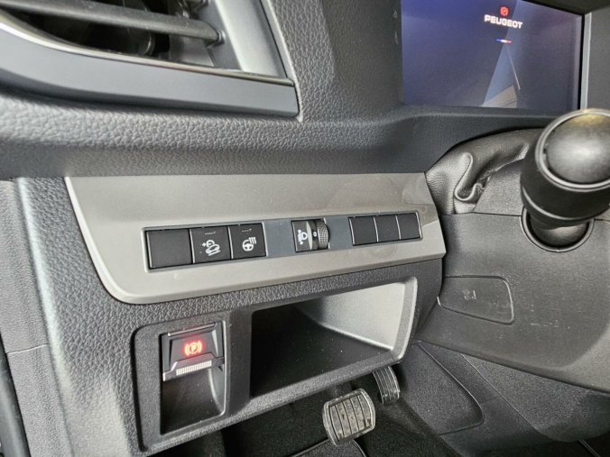 Peugeot Traveller, Peugeot Traveller Allure St. 2.0 BHDi 180k EAT8, barva šedá