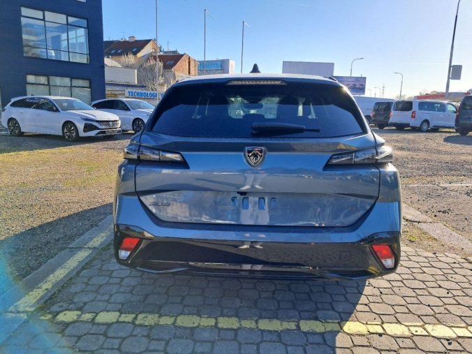 Peugeot 308, Peugeot 308 SW GT BlueHDI 130 S&S EAT8, barva modrá