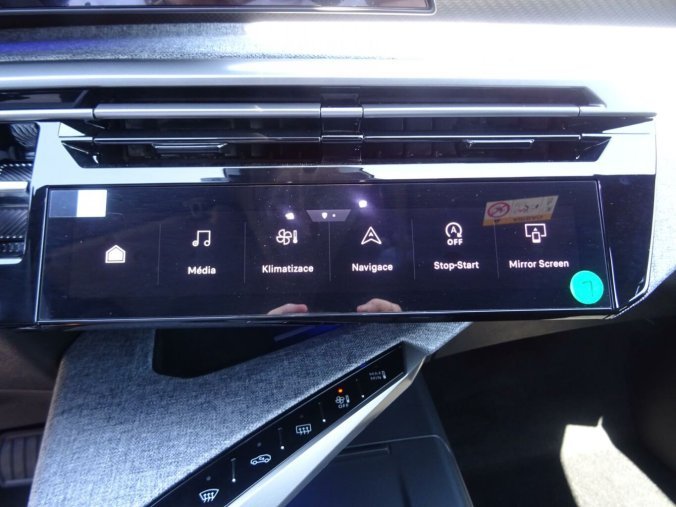 Peugeot 3008, Peugeot 3008 ALLURE HYBRID 145k e-DCS6, barva modrá