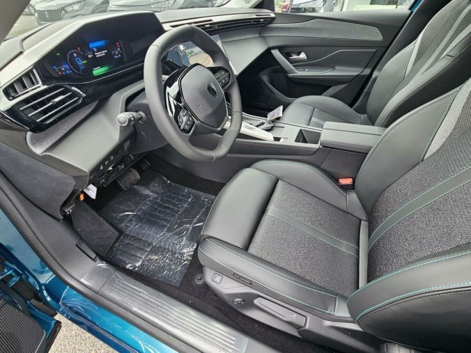 Peugeot 408, Peugeot 408 ALLURE Plug-in HYBR.225 e-EAT8, barva modrá