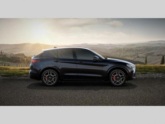 Alfa Romeo Stelvio, Veloce 4x4 2,0 280PS,nový mod., barva černá