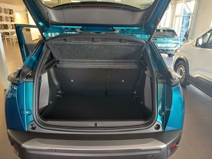 Peugeot 2008, Peugeot 2008 ALLURE 1.2 PureTech 7 let zár., barva modrá