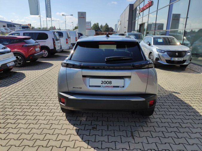 Peugeot 2008, Peugeot 2008 ALLURE 1.2 100k MAN6, barva stříbrná