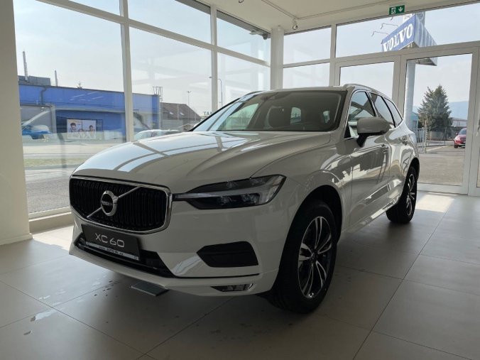 Volvo XC60, hatchback, MOMENTUM PRO SUV 2,0 B4 Mild-Hybrid, diesel, barva bílá