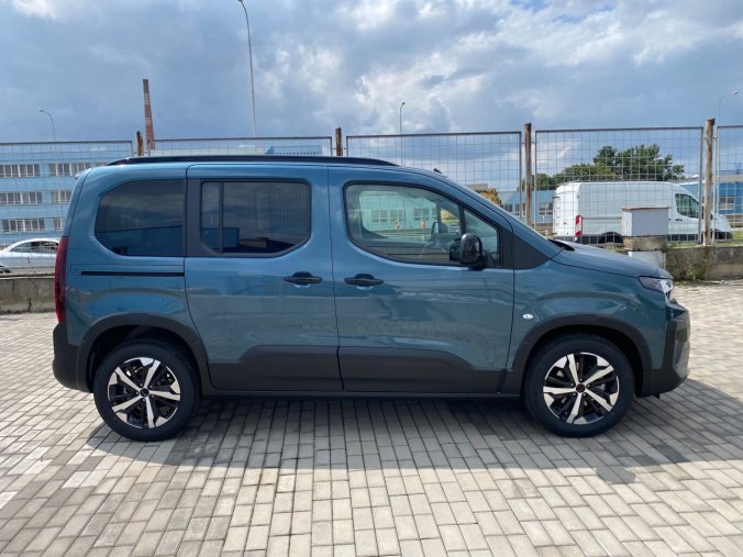 Peugeot Rifter, Peugeot Rifter GT BlueHdi 130 EAT8 - 7705, barva modrá