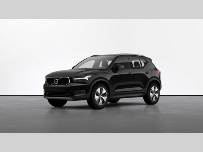 Volvo XC40, T3 1.5L 163 HP MOMENTUM PRO AT, barva černá