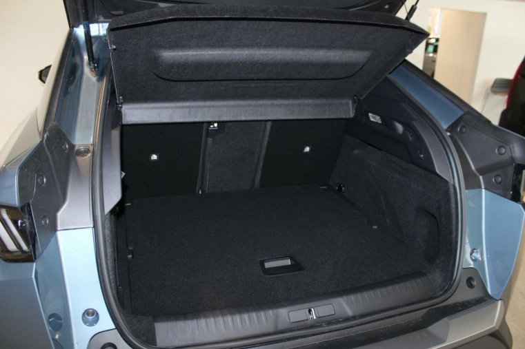 Peugeot 3008, Peugeot 3008 ALLURE Hybrid 136 e-DCS6, barva modrá