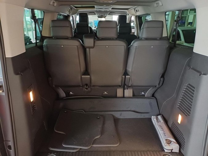 Peugeot Traveller, Peugeot Traveller ALLURE 2.2 BlueHDi 180k EAT8, barva šedá