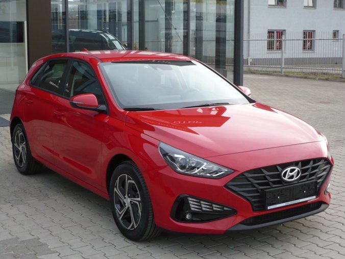 Hyundai i30, 1,0 T-GDI 88 kW (95 NAT) 6 st. man, barva červená