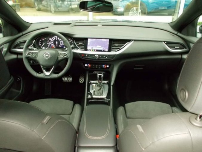 Opel Insignia, Ultimate Sports Tourer F 2.0 D, barva modrá