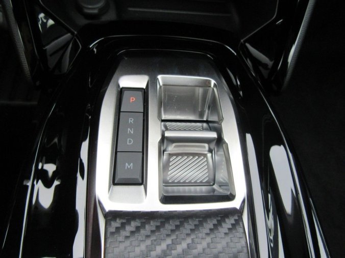 Peugeot 2008, Peugeot 2008 ALLURE PureTech 130 EAT8, barva modrá