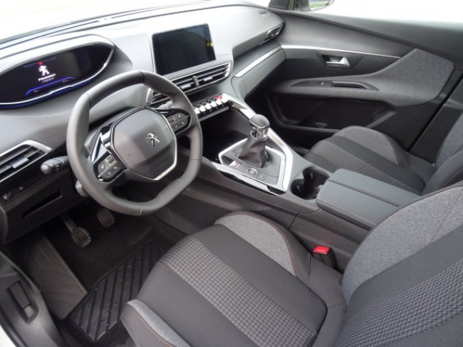 Peugeot 3008, Active P. 1.2 PureTech 130k, barva bílá