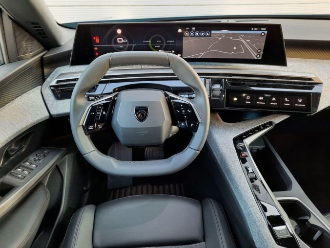 Peugeot 5008, Peugeot 5008 5008 ALLURE Hybrid 145 e-DCS6, barva šedá