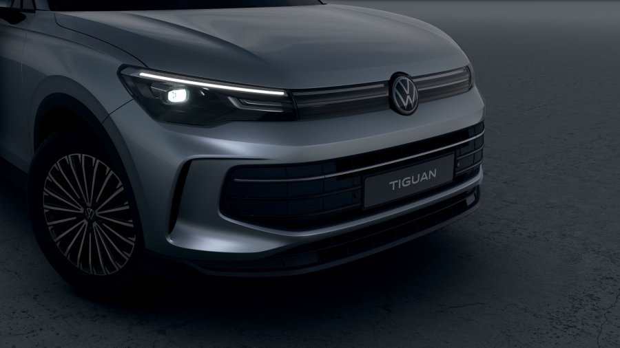 Volkswagen Tiguan, Tiguan People 1,5 eTSI 110 kW mHEV, barva stříbrná