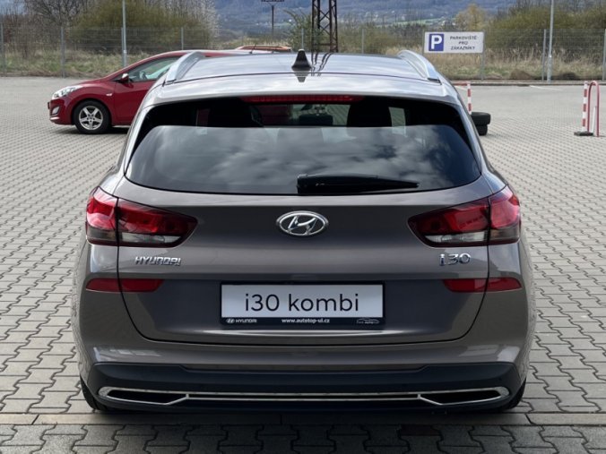 Hyundai i30, 1,5 T-GDI 117 kW iMT MHEV, barva bronzová