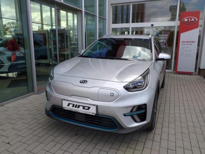 Kia e-Niro, EXECUTIVE 150kW+64kWh, barva stříbrná