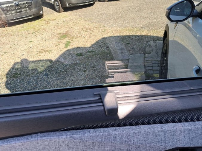 Peugeot 5008, Peugeot 5008 5008 GT Hybrid 145 e-DCS6, barva bílá