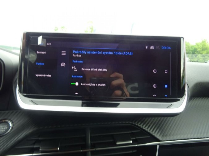 Peugeot 2008, Peugeot 2008 ALLURE Hybrid 145k e-DCS6, barva šedá