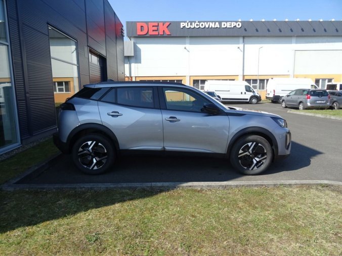 Peugeot 2008, Peugeot 2008 ALLURE Hybrid 145k e-DCS6, barva stříbrná