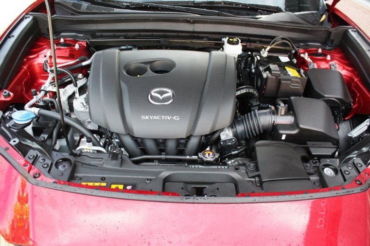Mazda CX-30, SKYACTIV-G, barva červená