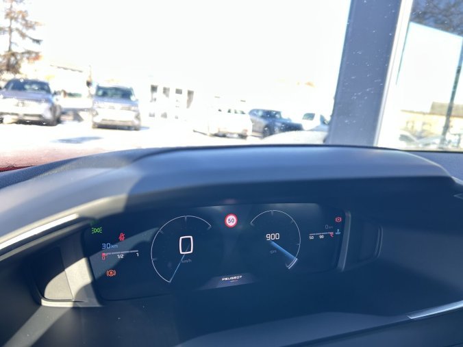 Peugeot 2008, Peugeot 2008 ALLURE PureTech 100 MAN6, barva červená