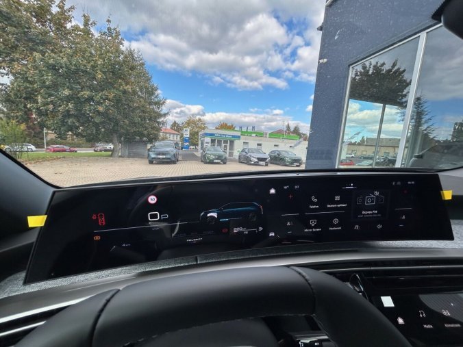 Peugeot 5008, Peugeot 5008 ALLURE Hybrid 145 e-DCS6, barva šedá
