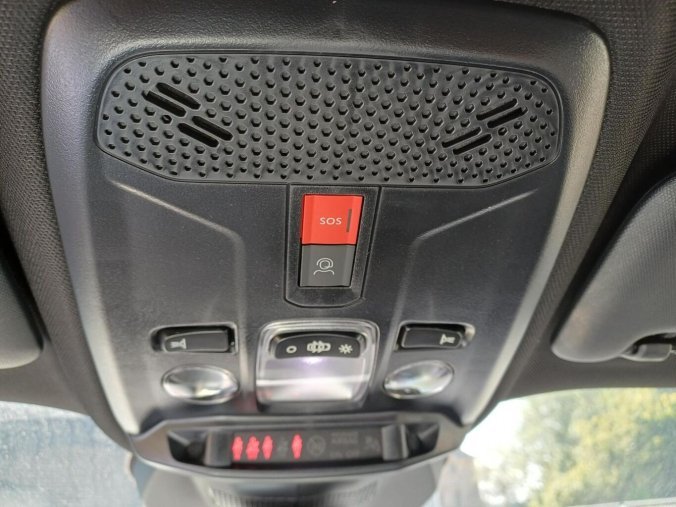 Peugeot 2008, Peugeot 2008 BUSINESS Hybrid 110 e-DCS6, barva šedá